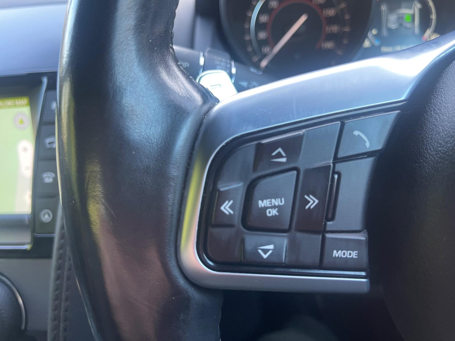 Used Jaguar F-Type 2017 for sale - 77919105: Photo 27