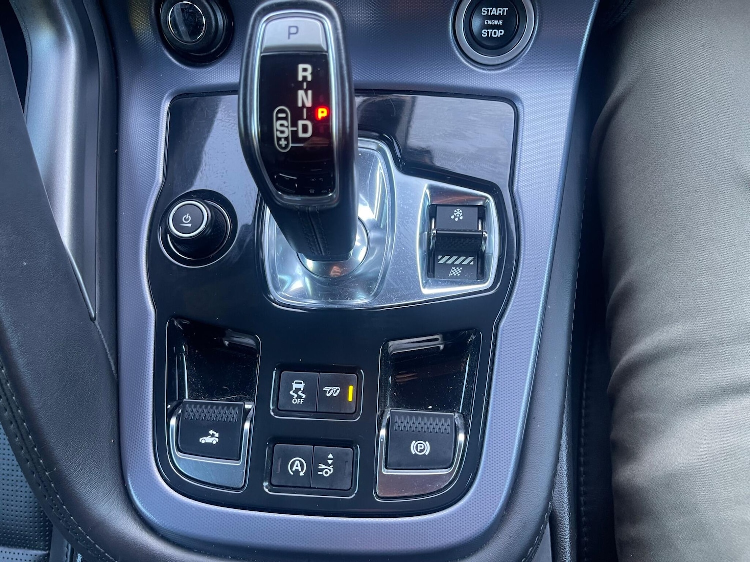 Used Jaguar F-Type 2017 for sale - 77919105: Photo 32