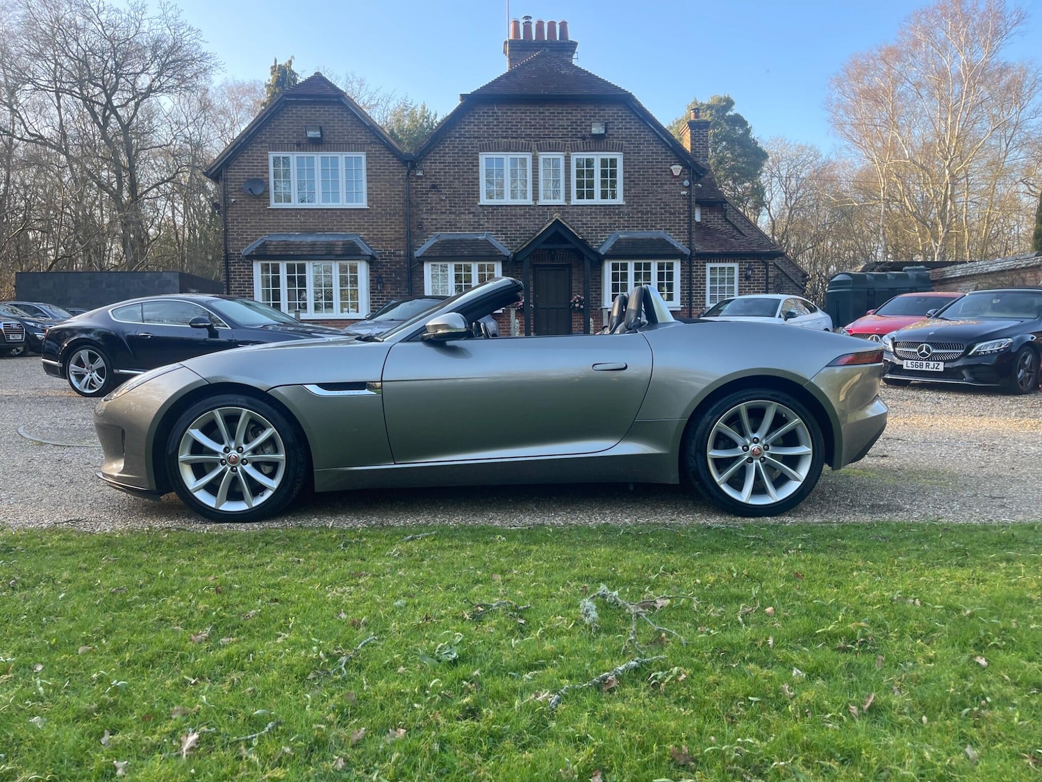 Used Jaguar F-Type 2017 for sale - 77919105: Photo 4