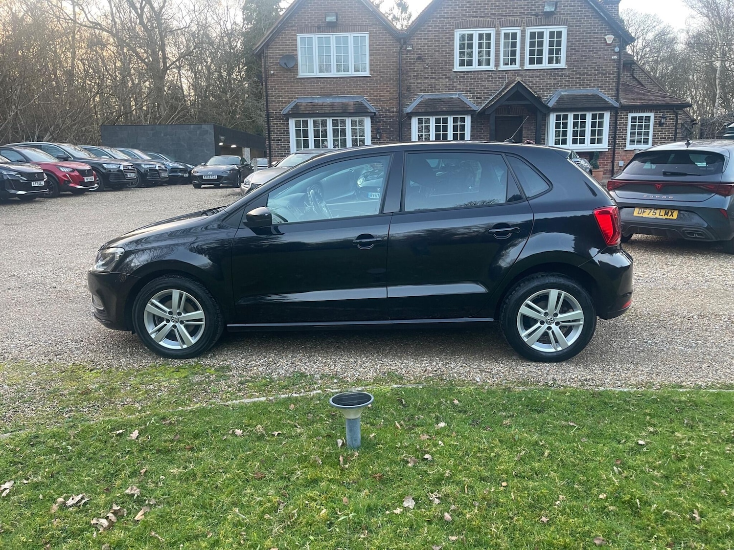 Used Volkswagen Polo 2017 for sale - 77743432: Photo 4