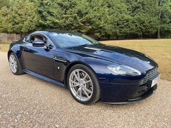 Used Aston Martin Vantage 2015 for sale - 79470918: Photo