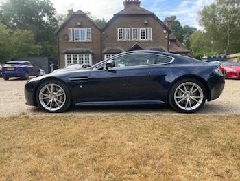 Used Aston Martin Vantage 2015 for sale - 79470918: Photo