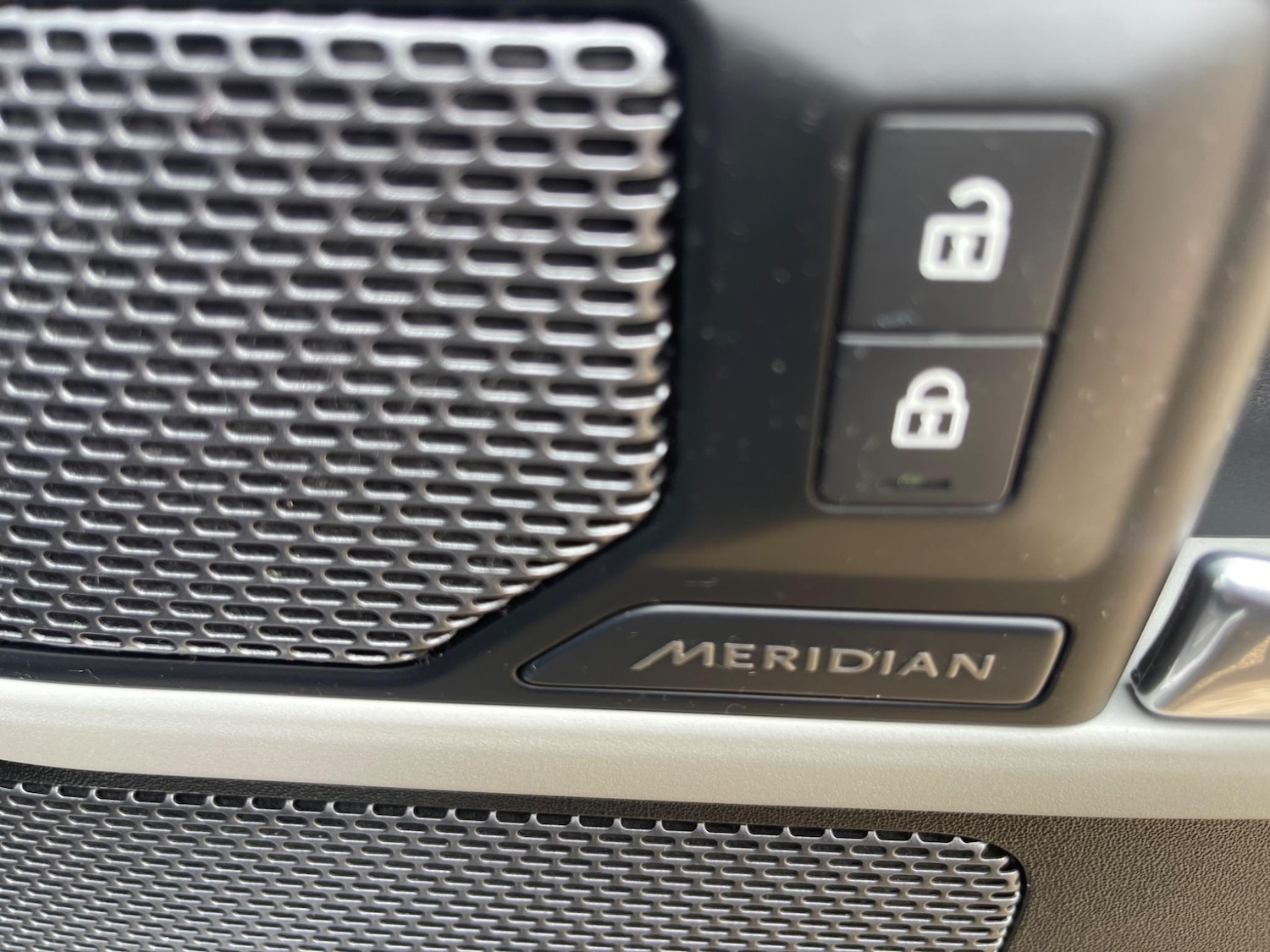 Used Land Rover Discovery 2017 for sale - 77739324: Photo 30