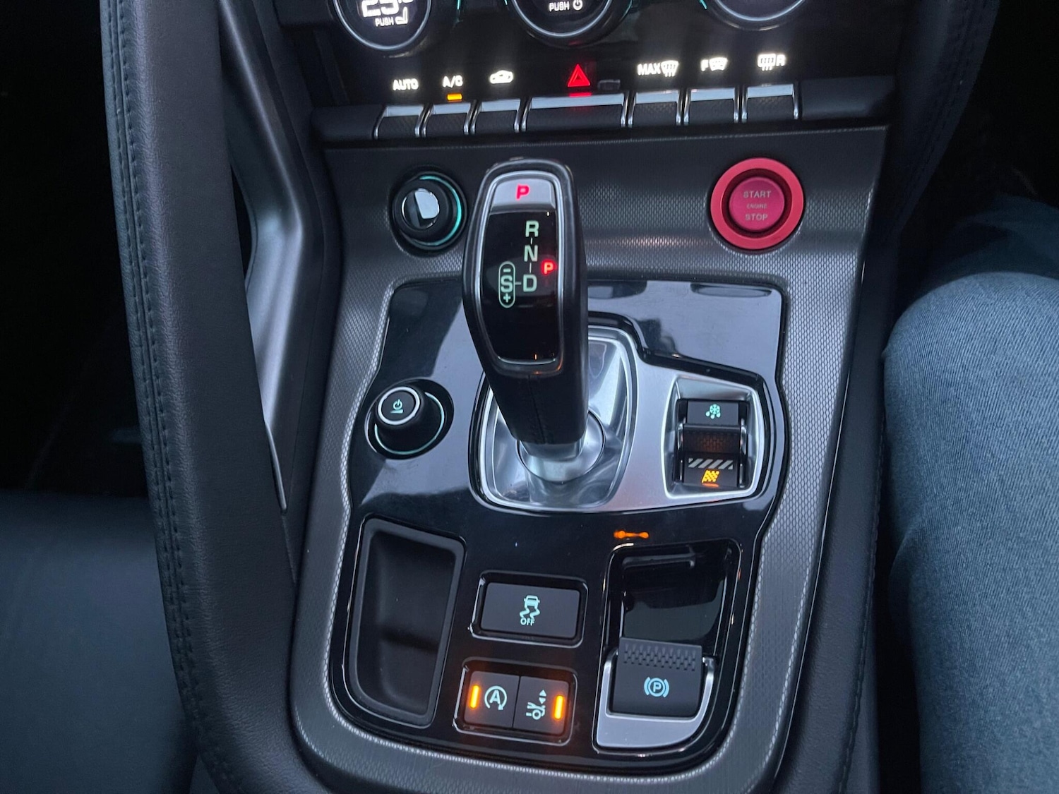 Used Jaguar F-Type 2015 for sale - 77739322: Photo 33