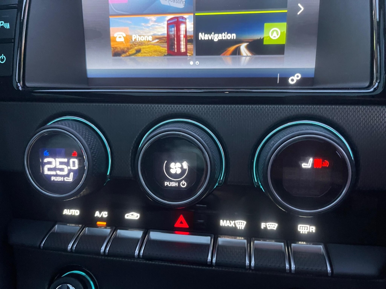 Used Jaguar F-Type 2015 for sale - 77739322: Photo 34