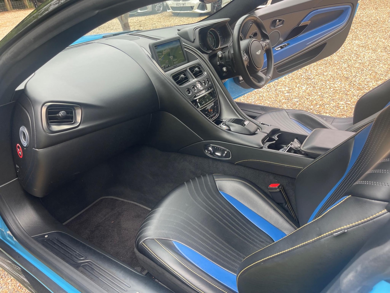 Used Aston Martin DB11 for sale - 77739307: Photo 25