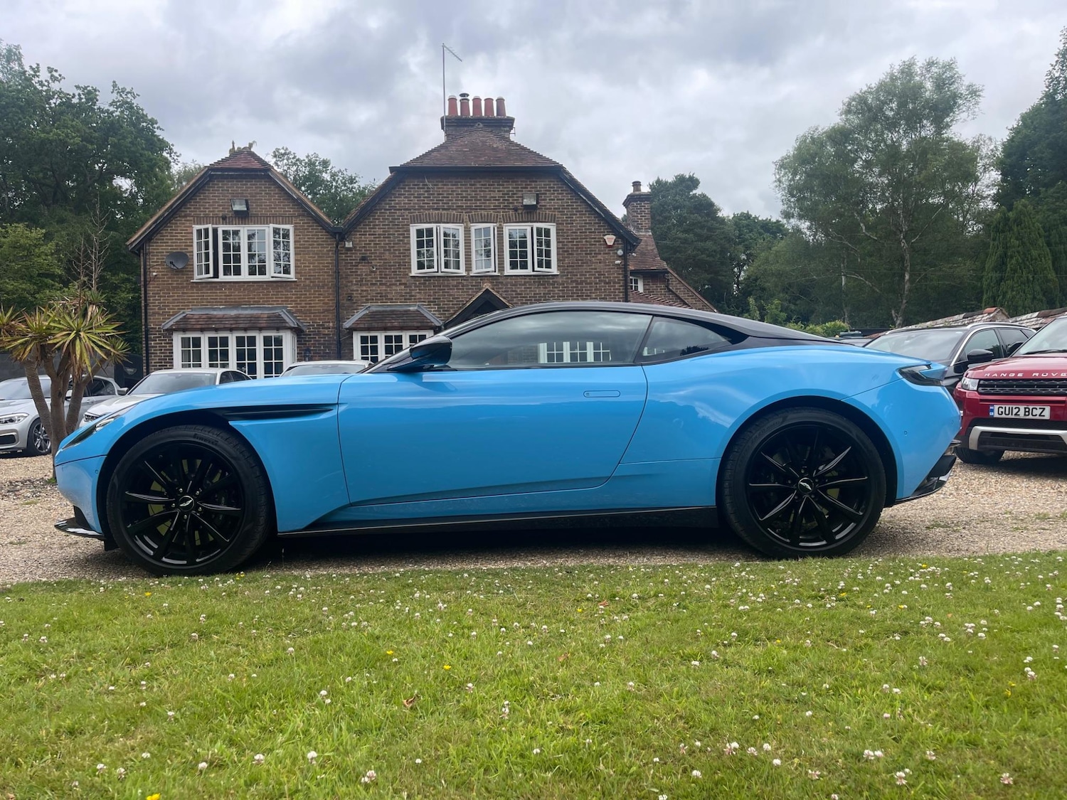 Used Aston Martin DB11 for sale - 77739307: Photo 4