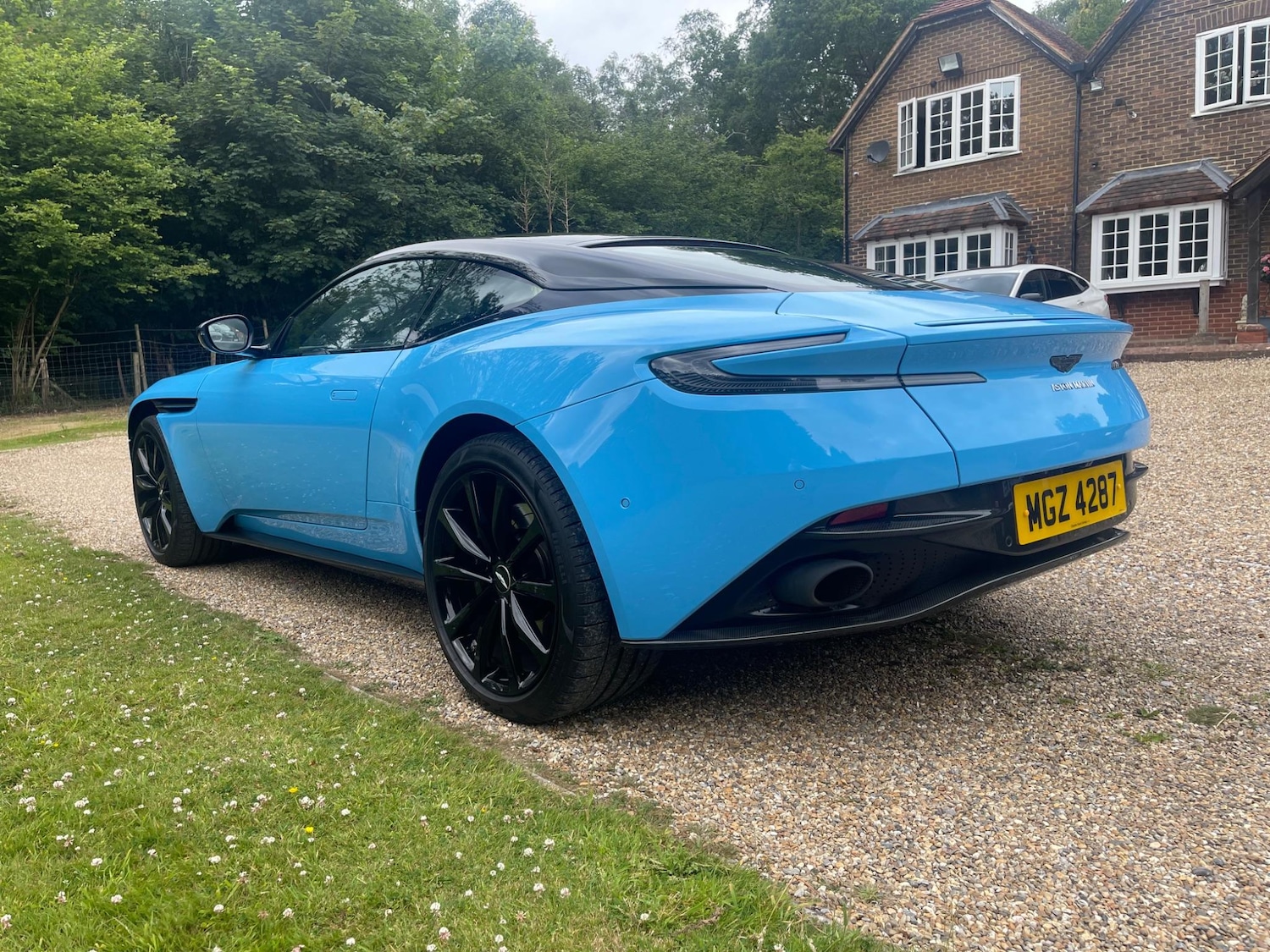 Used Aston Martin DB11 for sale - 77739307: Photo 6