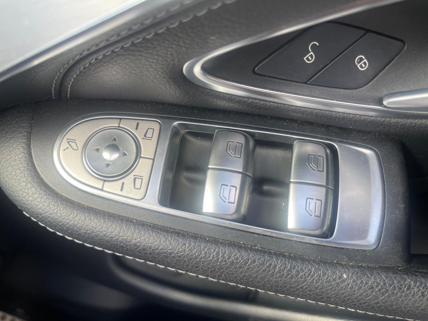 Used Mercedes-Benz C Class 2018 for sale - 77739308: Photo 32