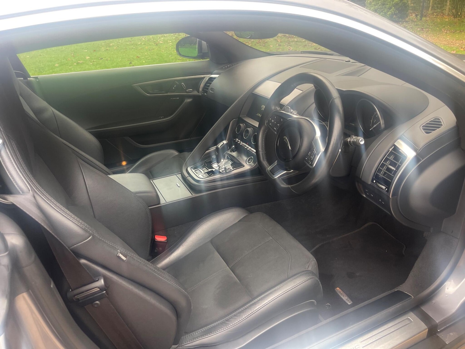 Used Jaguar F-Type 2019 for sale - 77739327: Photo 17