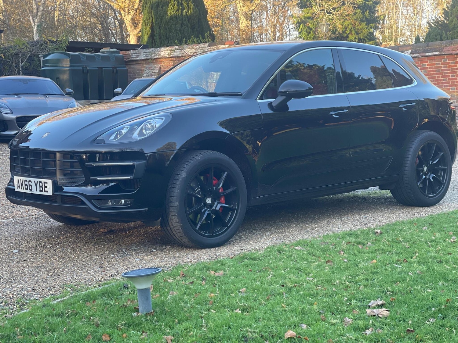 Used Porsche Macan 2017 for sale - 77739326: Photo 2