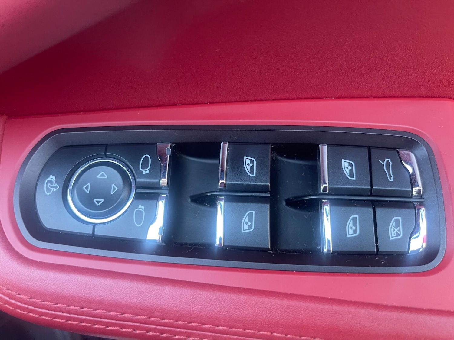 Used Porsche Macan 2017 for sale - 77739326: Photo 27