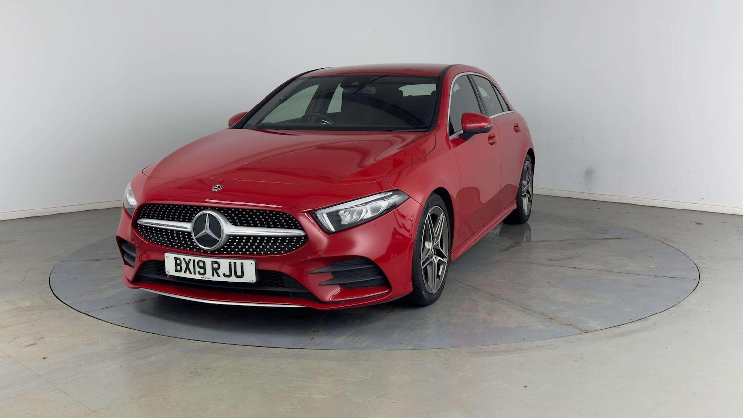 Used Mercedes-Benz A-Class 2019 for sale - 77739330: Photo 2