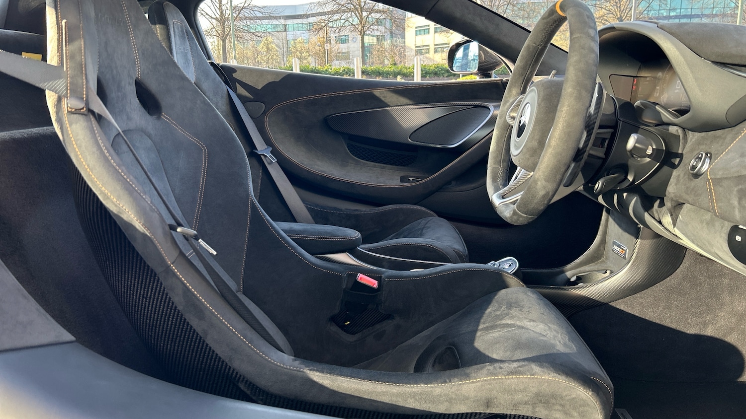 Used McLaren 600LT 2018 for sale - 76387052: Photo 3