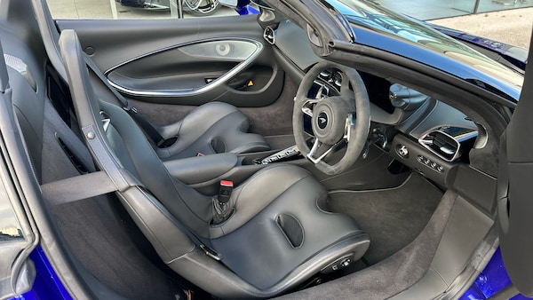 Used McLaren Artura 2024 for sale - 76082136: Photo 3