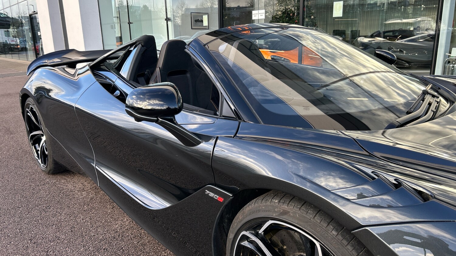 Used McLaren 750S 2024 for sale - 76884701: Photo 10