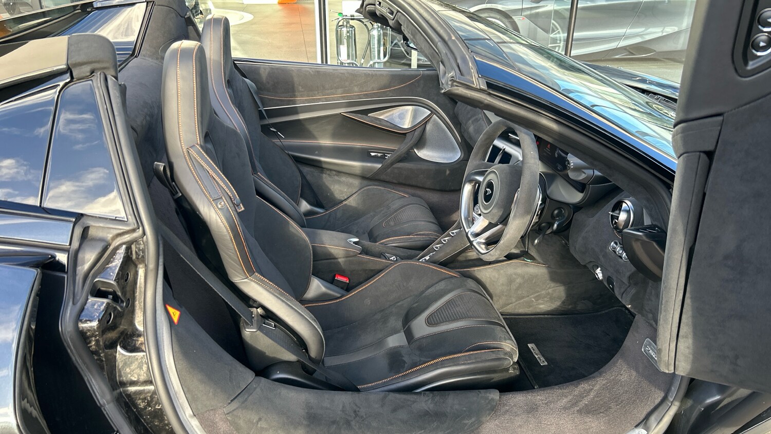 Used McLaren 750S 2024 for sale - 76884701: Photo 4