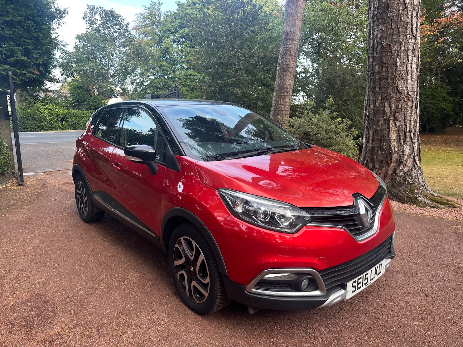 Used Renault Captur 2015 for sale - 76596618: Photo 1
