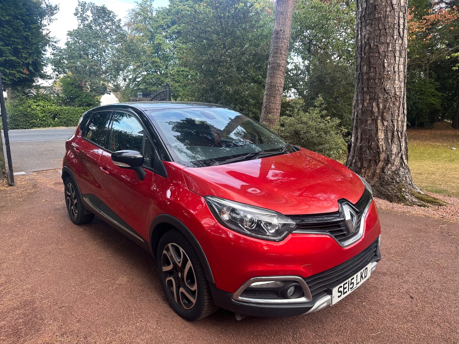 Used Renault Captur 2015 for sale - 76596618: Photo 2