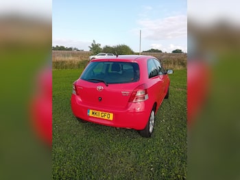 Used Toyota Yaris 2011 for sale - 79827147: Photo