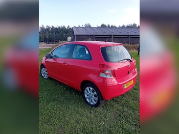Used Toyota Yaris 2011 for sale - 79827147: Photo