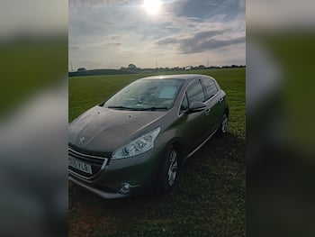 Used Peugeot 208 2015 for sale - 79827169: Photo
