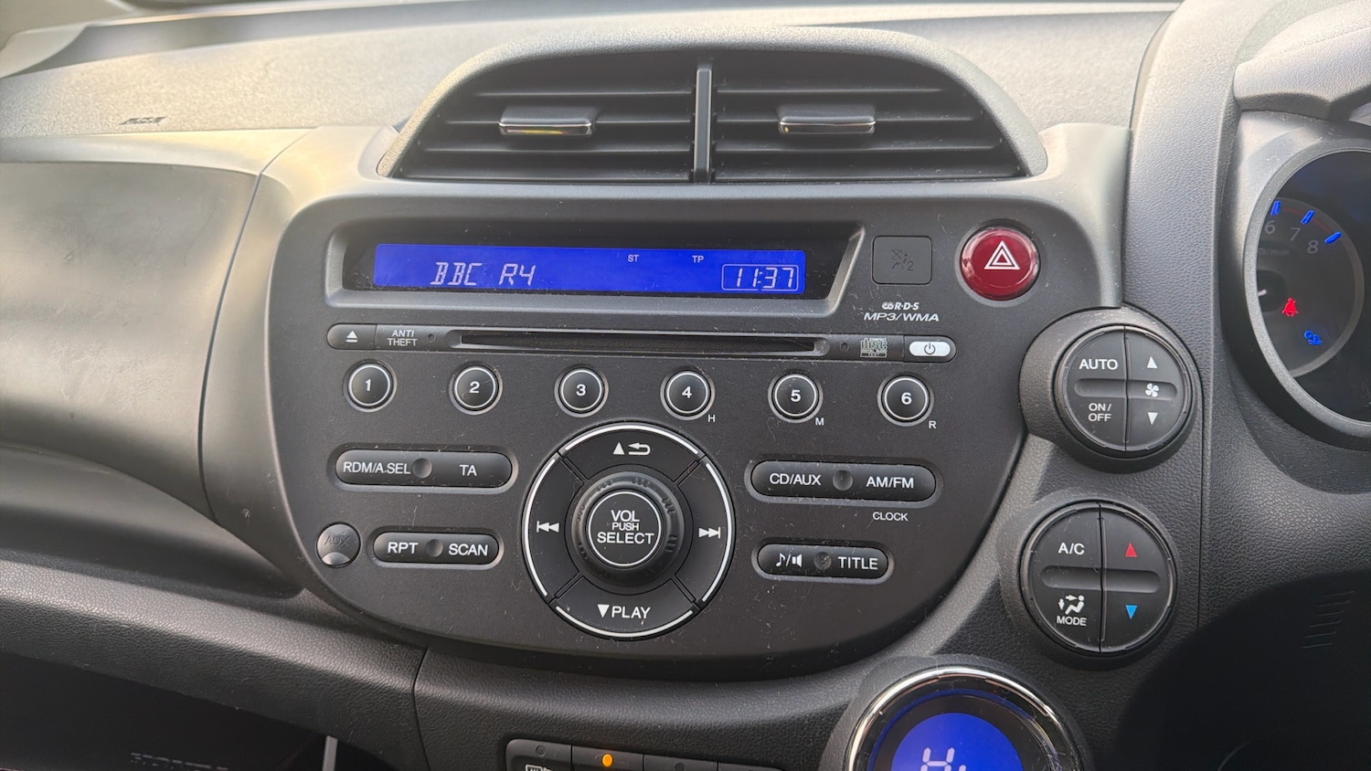 Used Honda Jazz 2015 for sale - 77107597: Photo 24