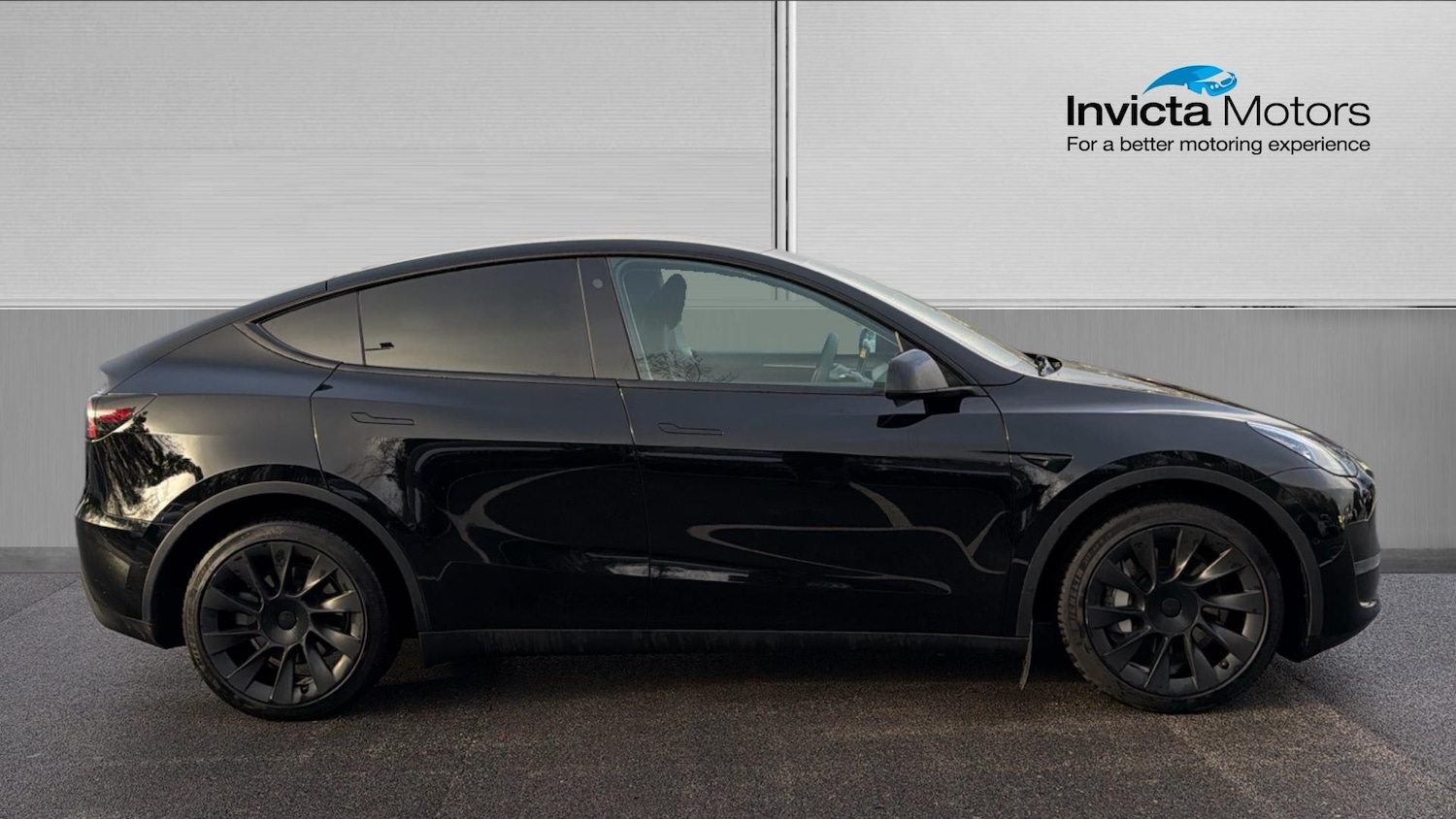 Used Tesla Model Y 2022 for sale - 76896870: Photo 2