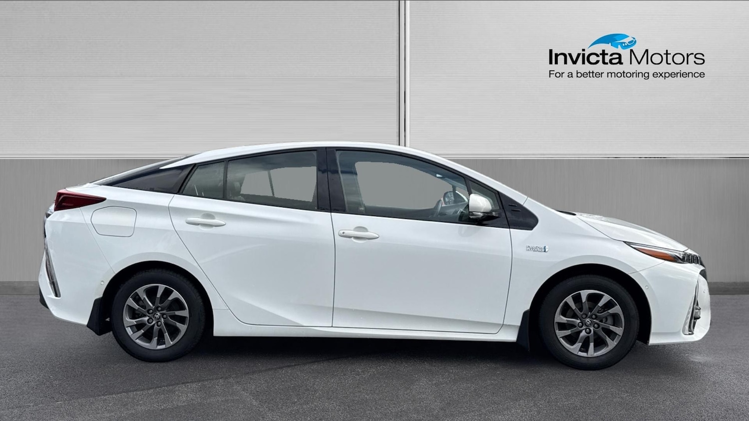 Used Toyota Prius 2019 for sale - 76896867: Photo 2