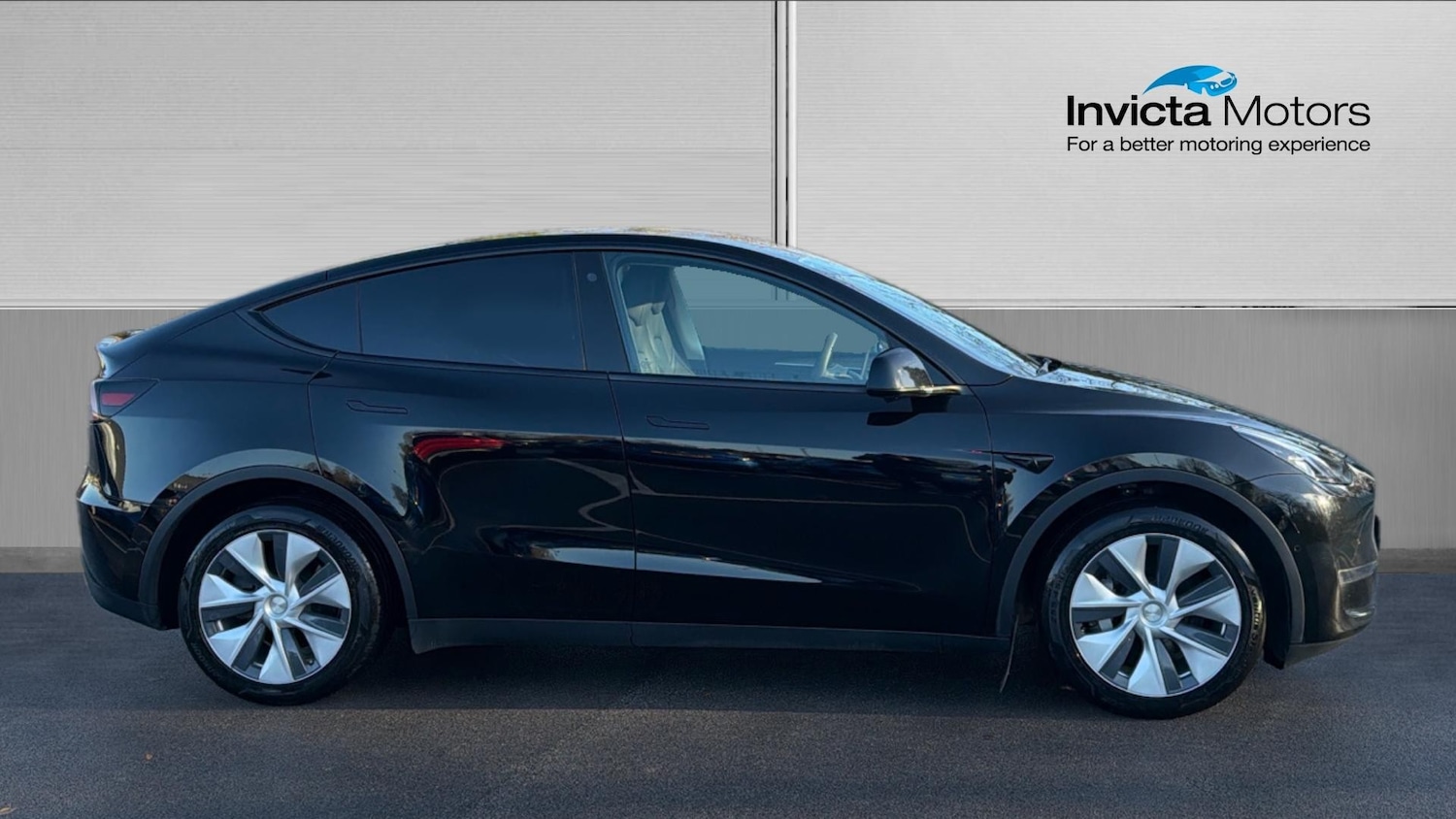 Used Tesla Model Y 2022 for sale - 76799449: Photo 2
