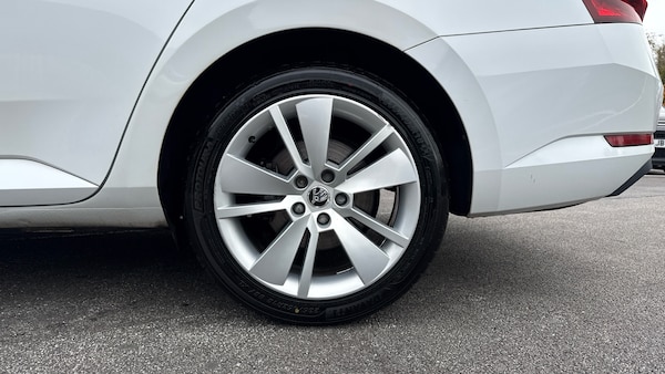 Used Skoda Superb 2018 for sale - 76237312: Photo 18
