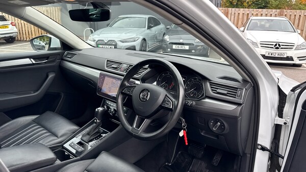 Used Skoda Superb 2018 for sale - 76237312: Photo 9