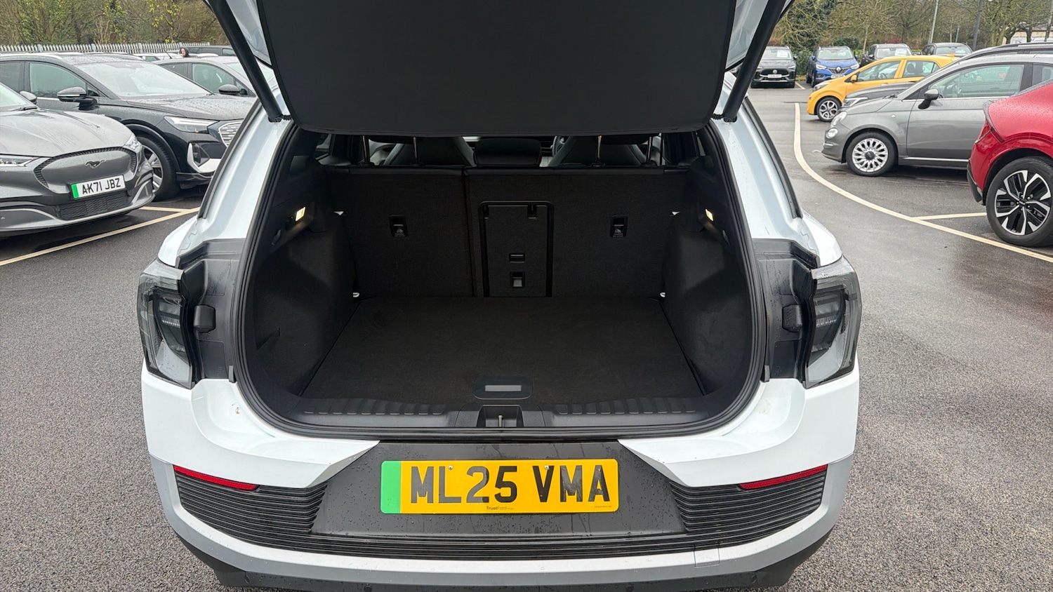 Used Ford Explorer 2025 for sale - 77721113: Photo 15