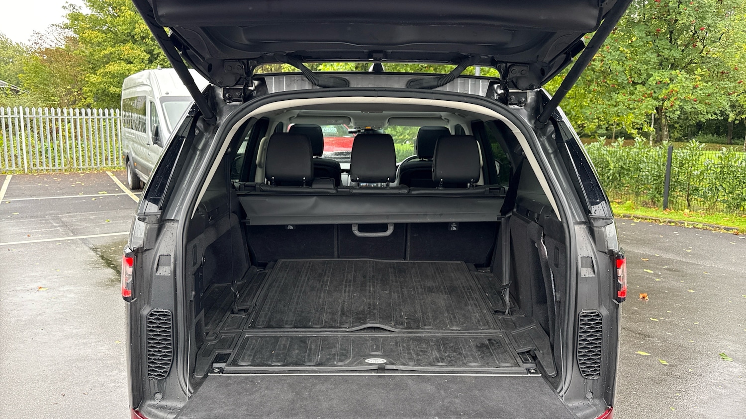 Used Land Rover Discovery 2017 for sale - 76974228: Photo 15