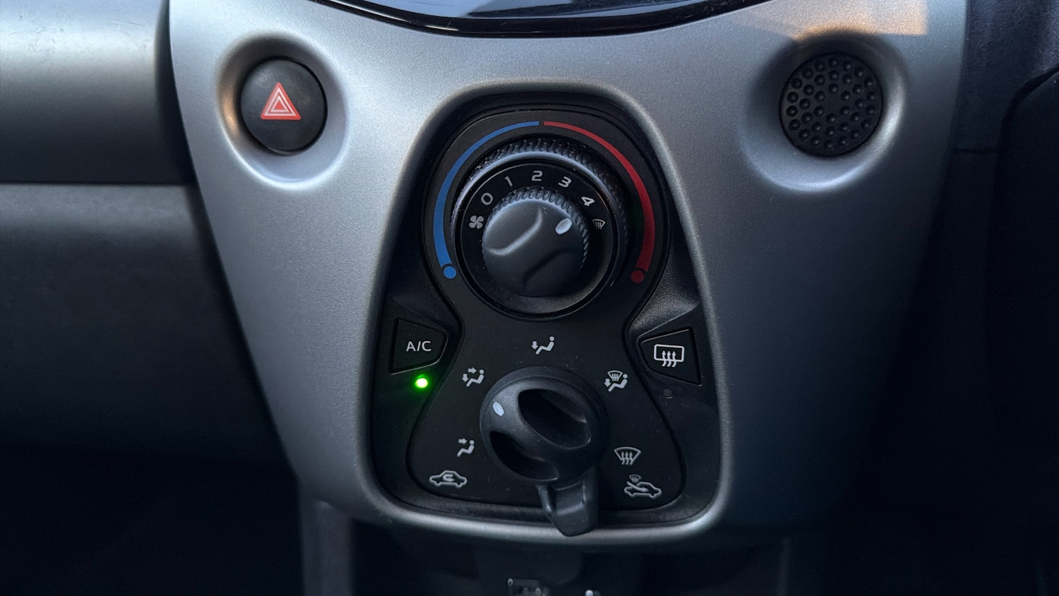 Used Toyota AYGO 2018 for sale - 77028208: Photo 23