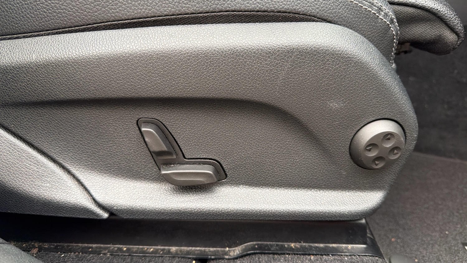 Used Mercedes-Benz GLC 2019 for sale - 77072983: Photo 22