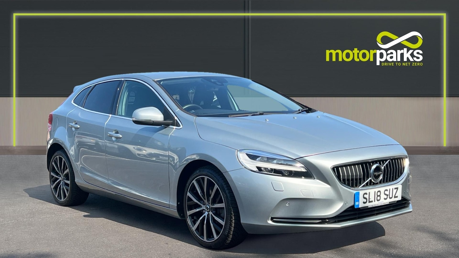 Used Volvo V40 2018 for sale - 75999402: Photo 1