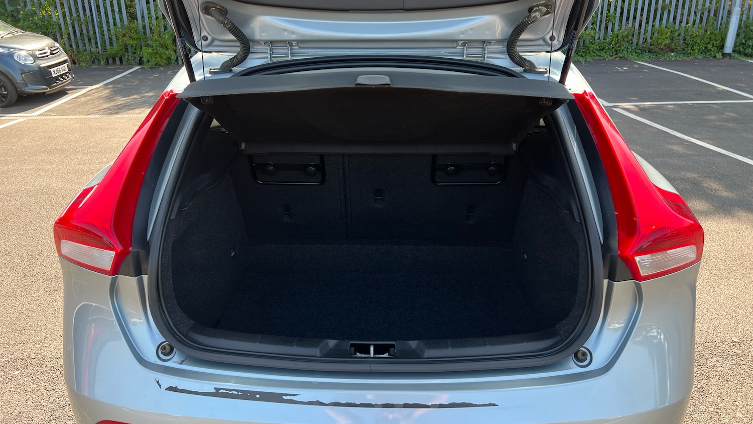 Used Volvo V40 2018 for sale - 75999402: Photo 15