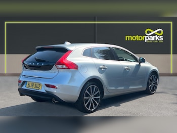 Used Volvo V40 2018 for sale - 75999402: Photo