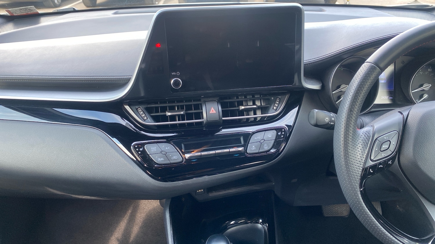 Used Toyota C-HR 2023 for sale - 76784860: Photo 12