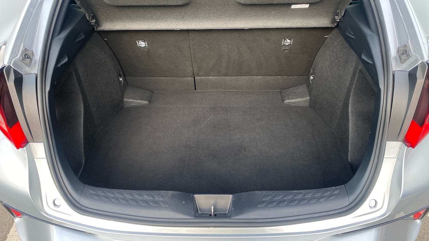 Used Toyota C-HR 2023 for sale - 76784860: Photo 15