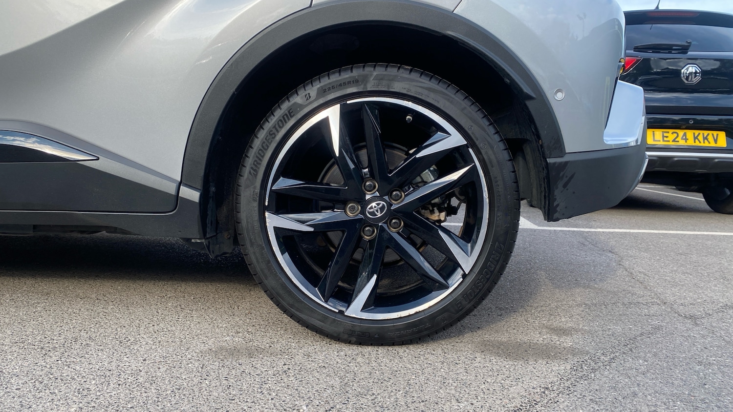 Used Toyota C-HR 2023 for sale - 76784860: Photo 18