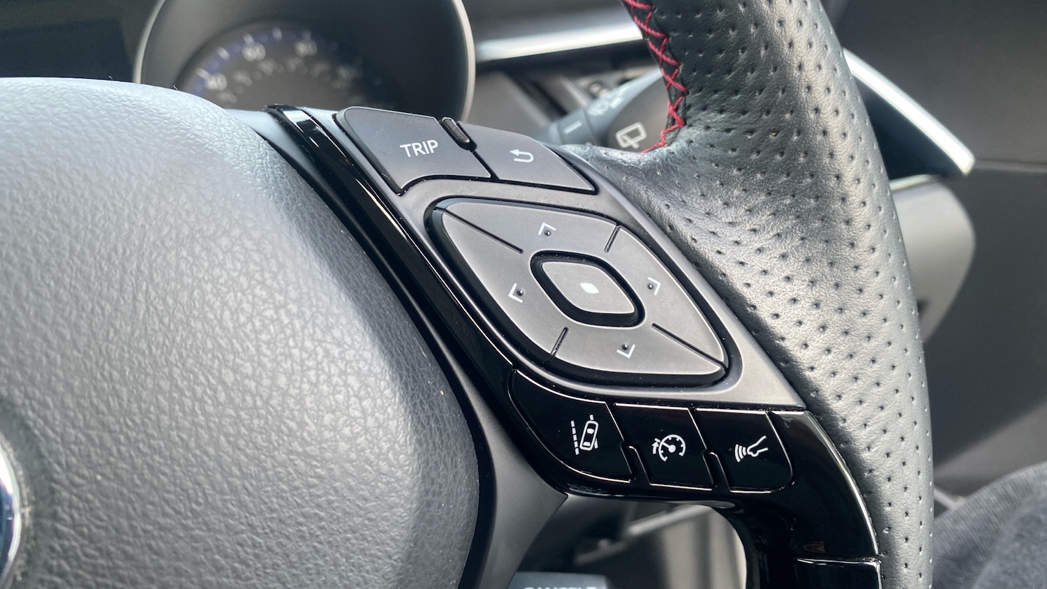 Used Toyota C-HR 2023 for sale - 76784860: Photo 22