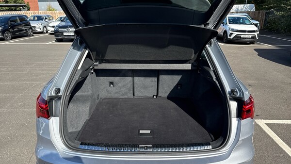 Used Audi Q3 2020 for sale - 76057669: Photo 15