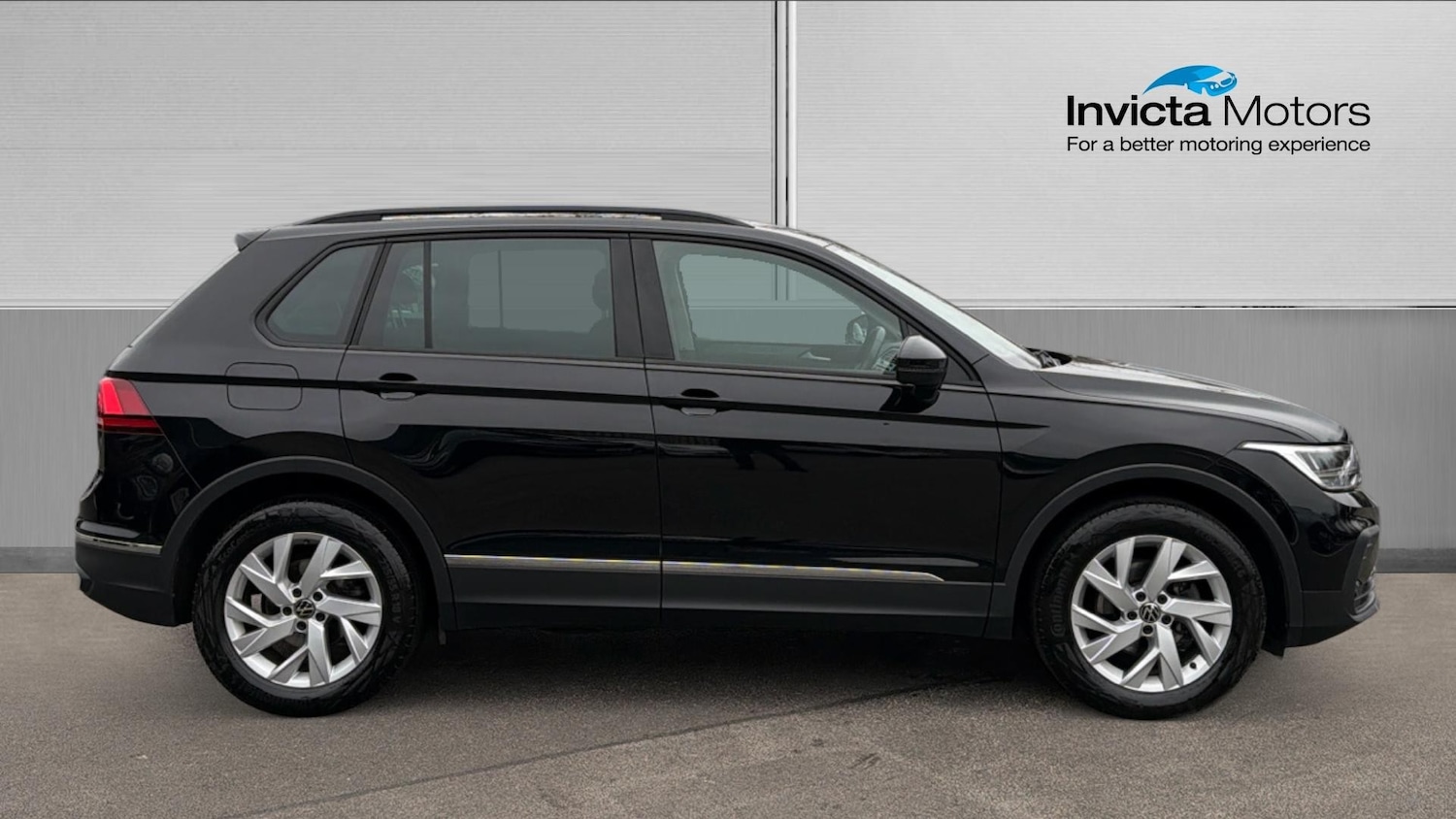 Used Volkswagen Tiguan 2023 for sale - 77342745: Photo 2