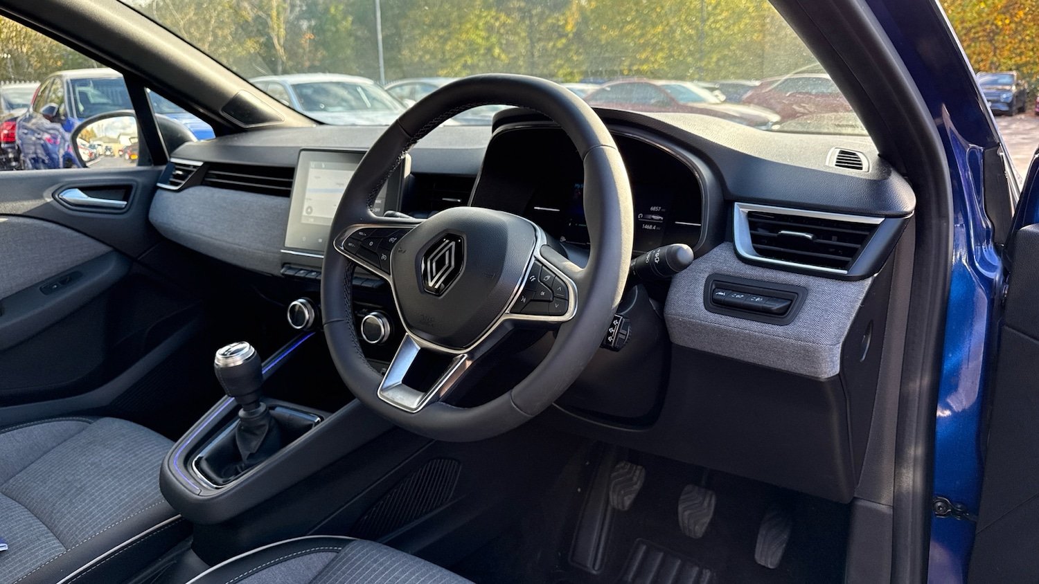 Used Renault Clio 2024 for sale - 76346920: Photo 9