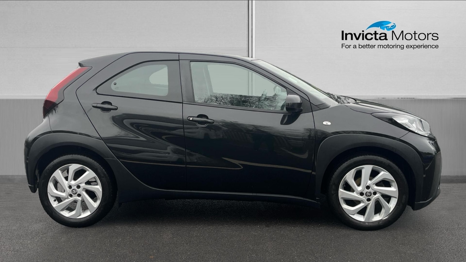 Used Toyota Aygo X for sale - 76712331: Photo 2