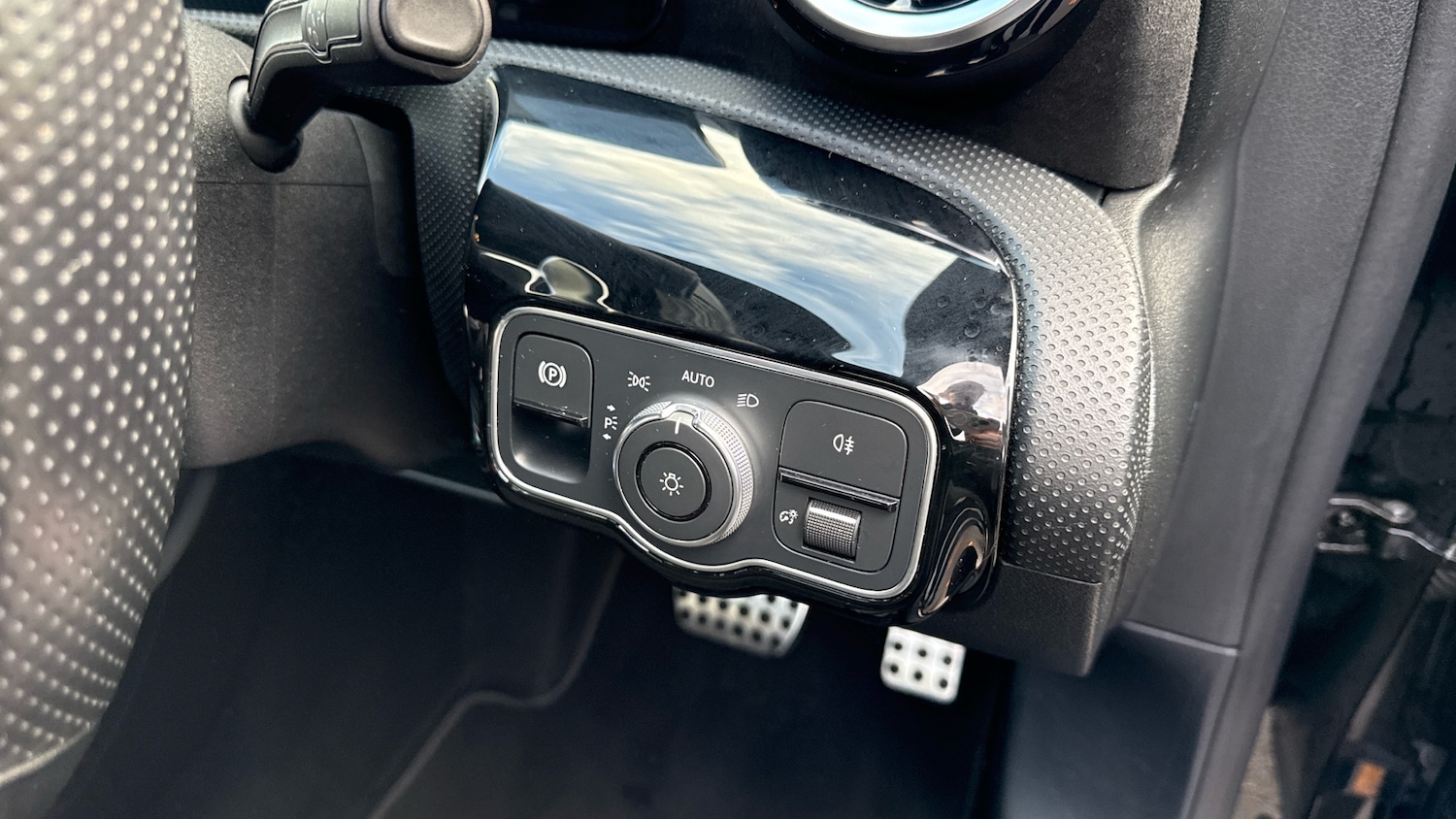 Used Mercedes-Benz A-Class 2018 for sale - 76346902: Photo 23