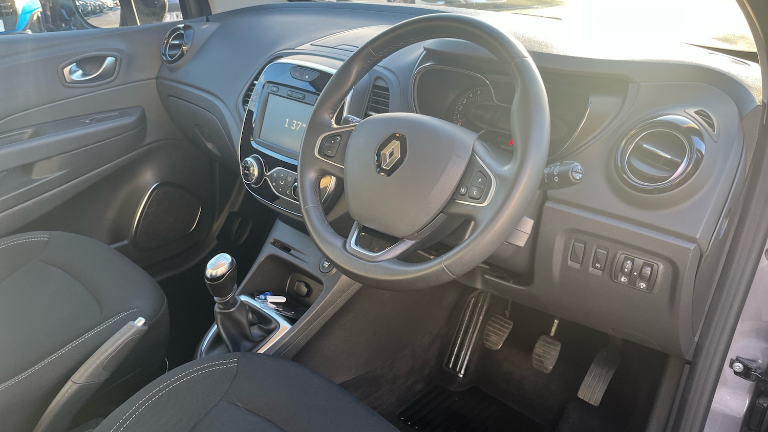 Used Renault Captur 2019 for sale - 76687028: Photo 9