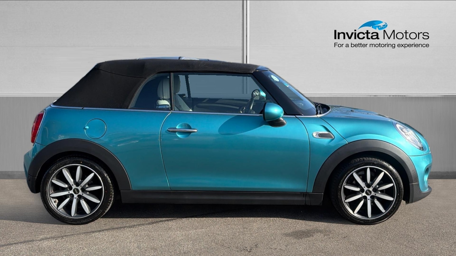 Used MINI Convertible 2018 for sale - 77851058: Photo 2